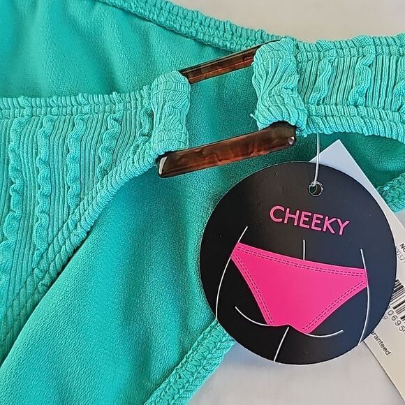 Green bikini features hardware on top and bottom size med (7-9) - Picture 5 of 10